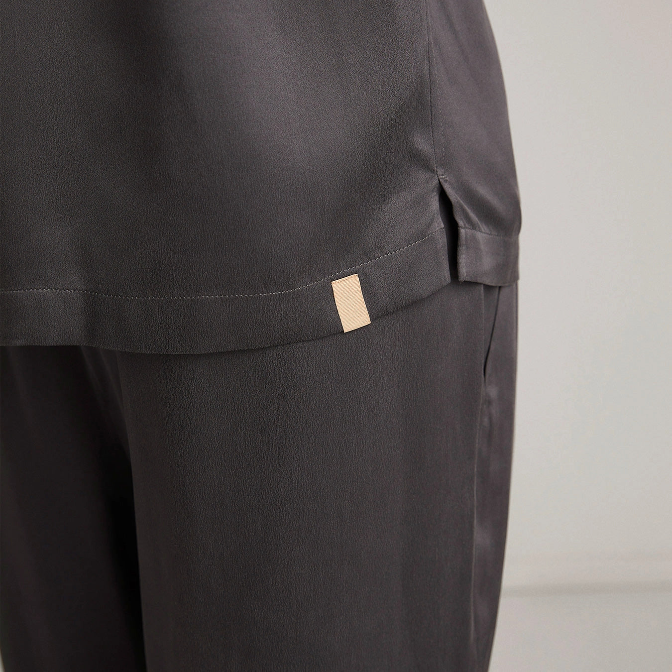 SXIƎ® X LUNYA Cali Meditative Grey Silk Set